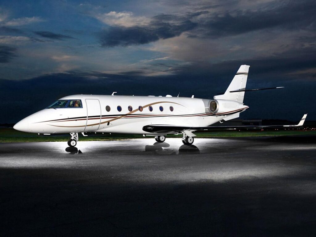 Exterior of Gulfstream G200 – comfortable corporate jet
